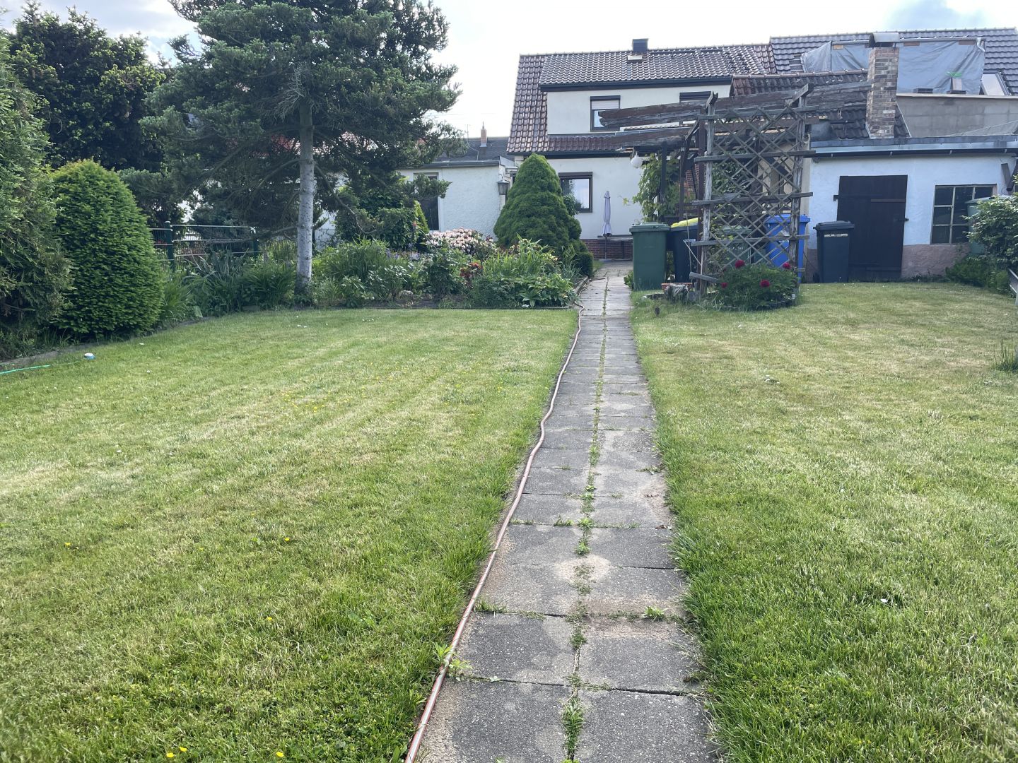 Zauberhafte Doppelhaushälfte in Dessau-Ziebigk - Außenansicht